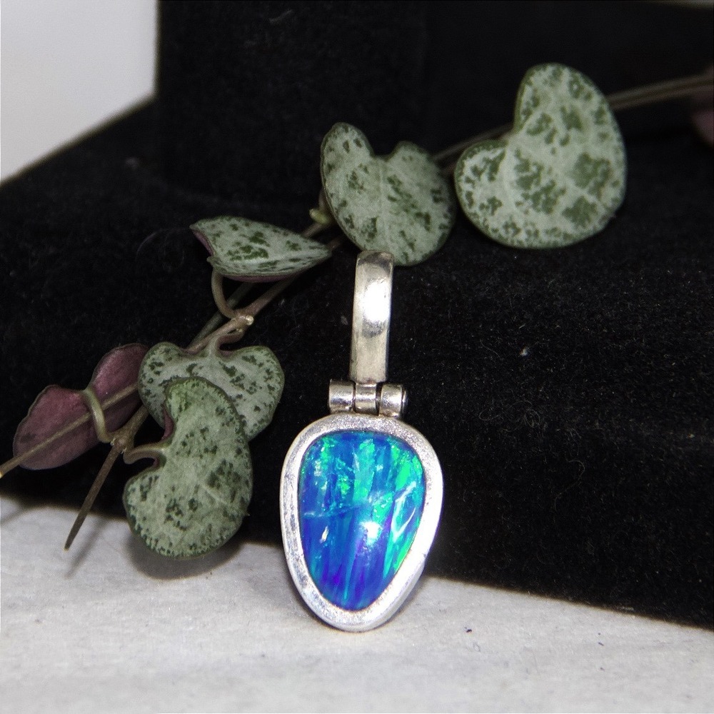 Sterling Silver 925 Blue‎ Green Lab Opal Triplet Teardrop Pendant 1 Inch